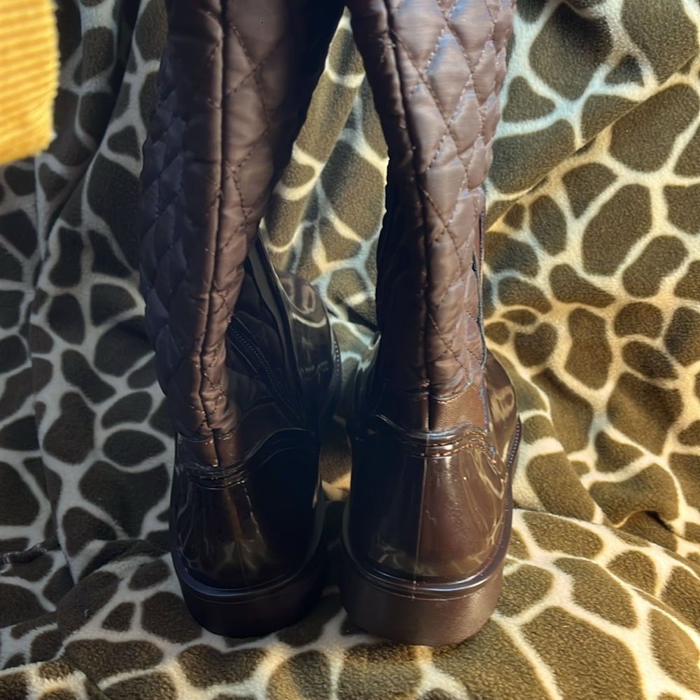 Bamboo Women’s Rain/Water Faux Fur Boots - Picture 5 of 8